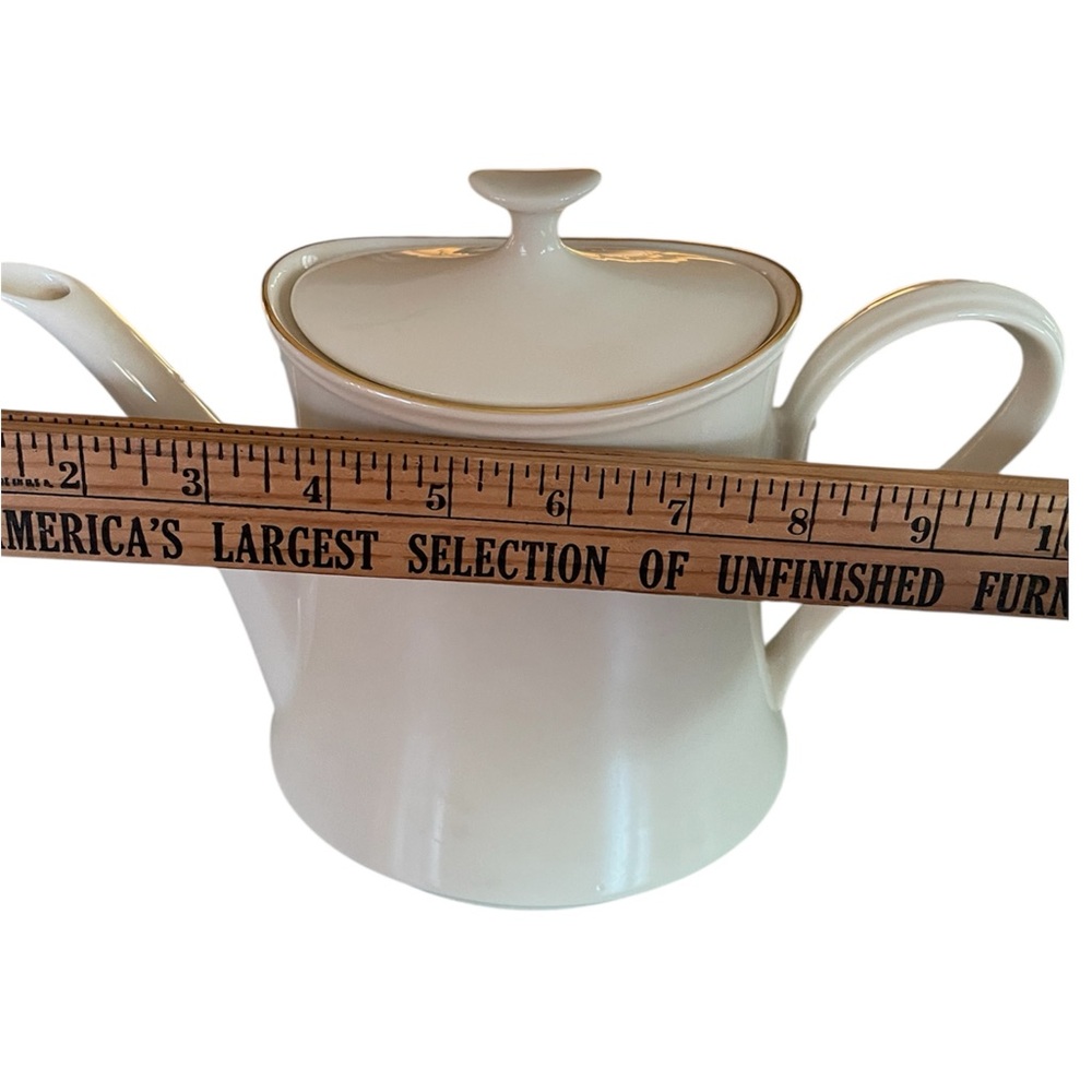 Lenox Eternal ivory fine china coffeepot with Gold Trim, vintage mid 90s special - Picture 7 of 7